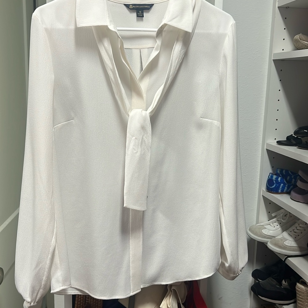 Brooks brothers beautiful cream chiffon blouse with bow worn once size 10